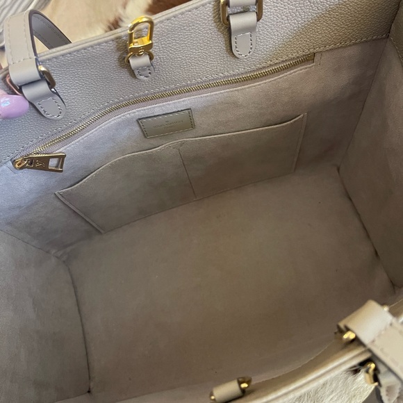 Louis Vuitton On The Go- like new with receipt! - Picture 10 of 14